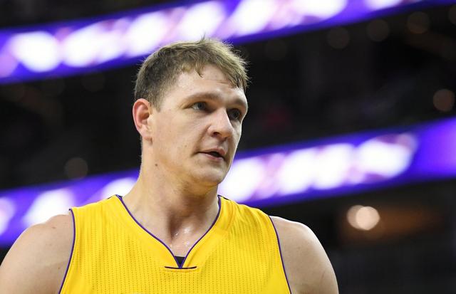 曝莫兹戈夫或左眼眶骨骨折 已确认将缺战老鹰