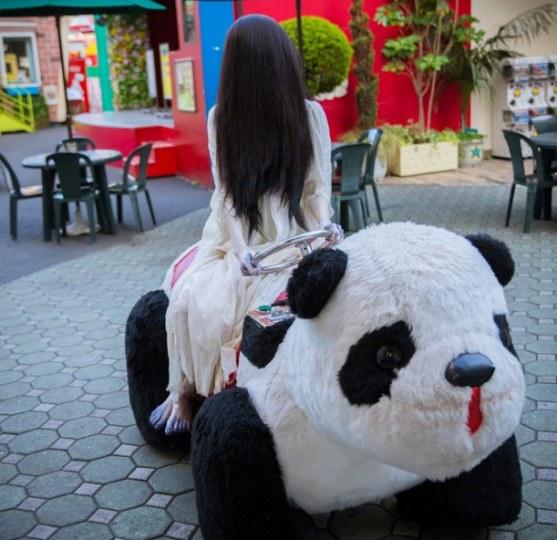 贞子出名又有钱,你愿意与她谈恋爱吗?