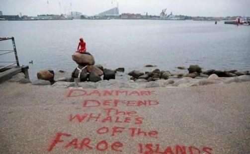 真过分！丹麦小美人鱼铜像被动物保护者泼漆