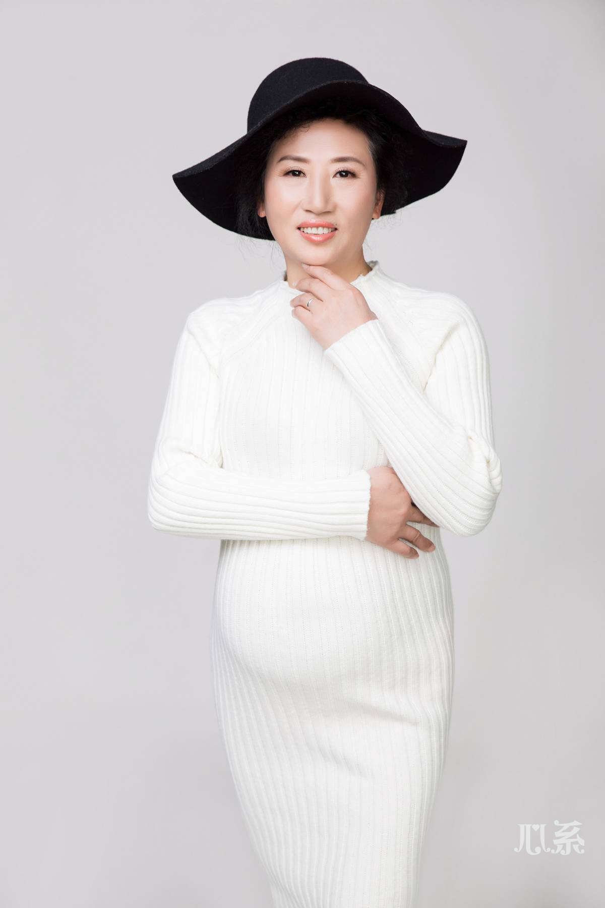 她们戴上假肚子,拍了一组孕妇照·新闻中心·移动终端组_腾讯·大渝网