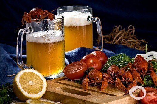 与烧烤同吃或致癌 夏天爱喝夜啤酒需警惕