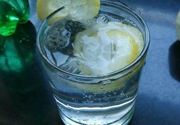 夏季喝甜水小心盐超标