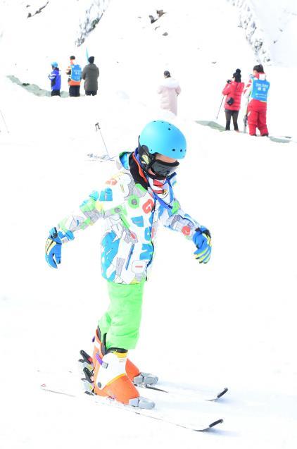 KappPG电子游戏- PG电子平台- PG电子官方网站a再次推出USA国家滑雪队合作系列