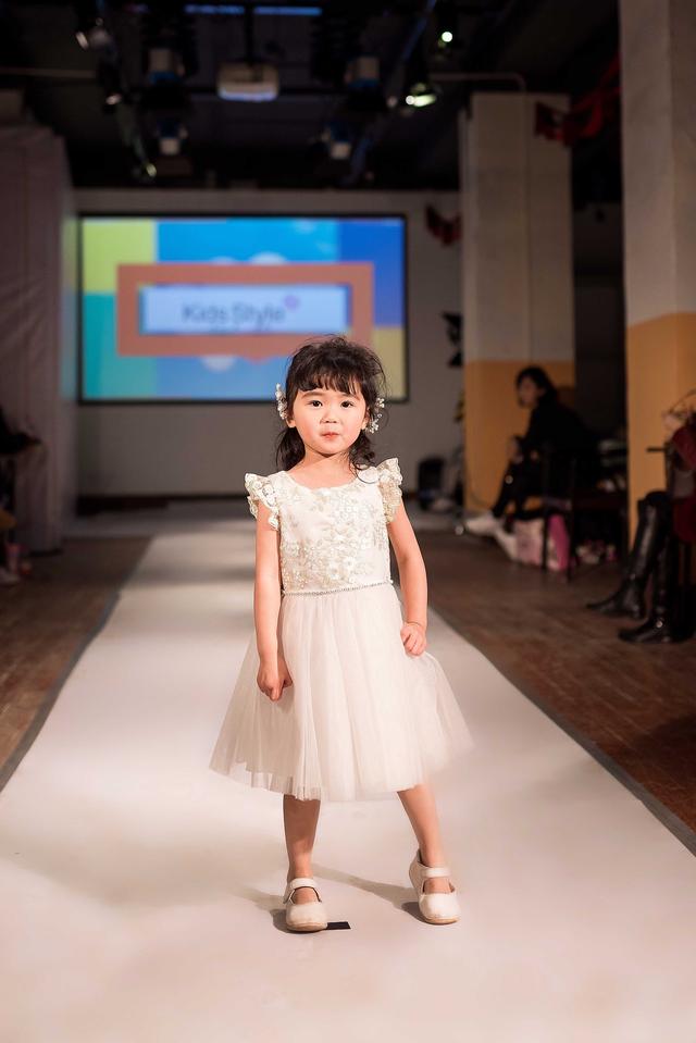 第1届儿童主义时尚盛典mini版"维密秀"发布萌爆山城!
