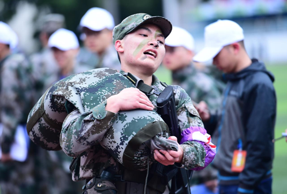 沙場點兵鐵血出征高清組圖見證陸軍軍醫大學第八屆紅色軍醫文化節