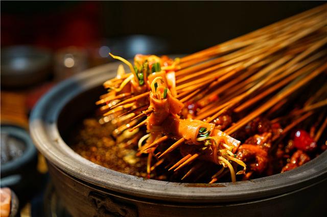 观窑砂锅串串香冉家坝旗舰店开业 撸出文艺范儿