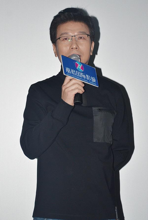 电视剧《江河水》主创来渝 导演大赞秦昊阙清子CP