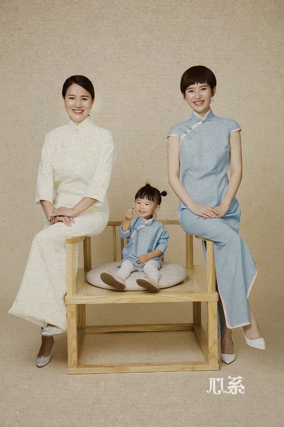 妈妈拍艺术照年轻20岁·新闻中心·移动终端组_腾讯·大渝网