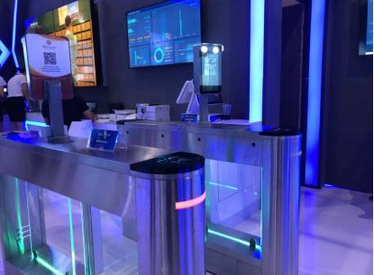 ���ǻ�У԰����Ŀ�仧���� һ���̽δ��ѧУɶģ��   