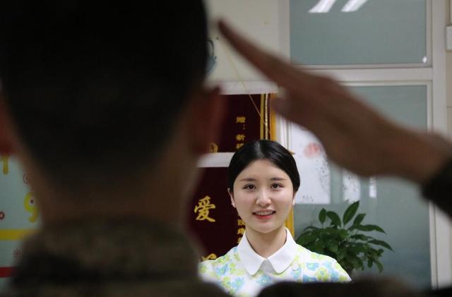 陆军军医大学新桥医院护士摄影集护理工作别样精彩