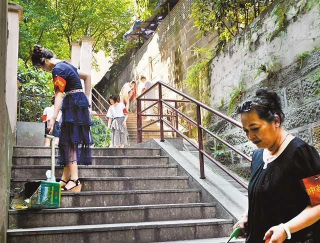 渝中区清洁服务部——城市美容师的美好一天
