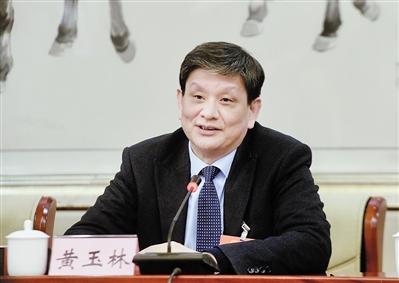 全国人大代表,渝中区委书记黄玉林 本报记者 胡杰 摄