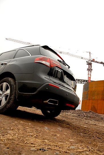 "短轴","后驱","单厢","小车"这四个去描述smart特点的词汇无一例外都