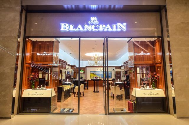 杰尼亚,tods,balenciaga,chloe,roger vivier,jimmy choo,moncler