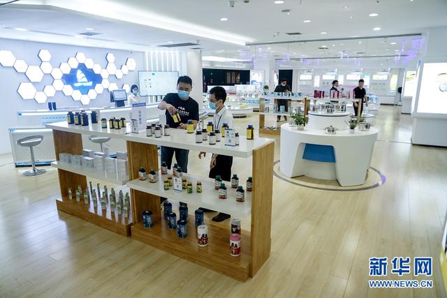 重庆试点跨境电商新模式 从下单到提货仅10分钟