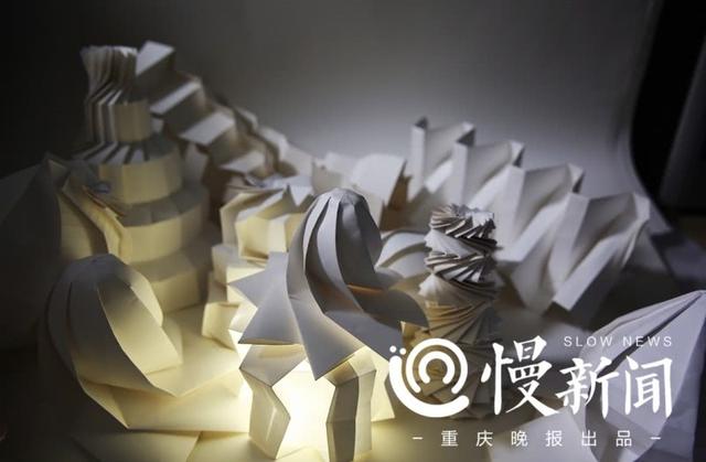 重庆高校数学老师把折纸带进课堂 玩出新花样