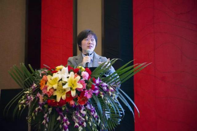 复旦大学附属眼耳鼻喉科医院黄佳博士《年轻医生如何开展好smile手术