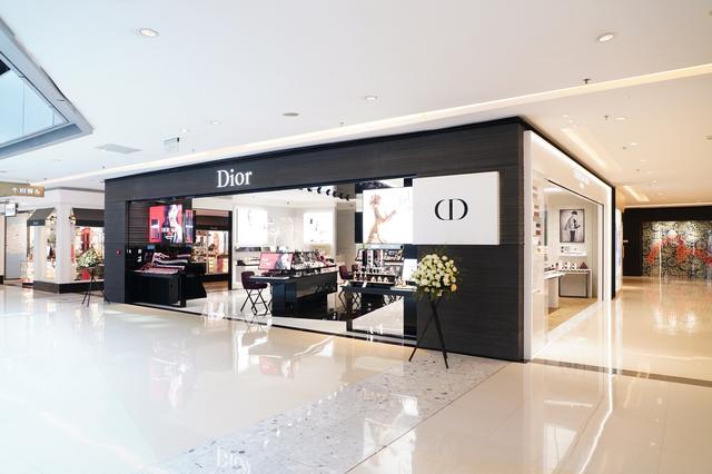 dior迪奥后台彩妆概念精品店重庆北城天街盛大揭幕