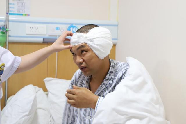 小伙失聪20年后恢复听力近日喜结连理受祝福