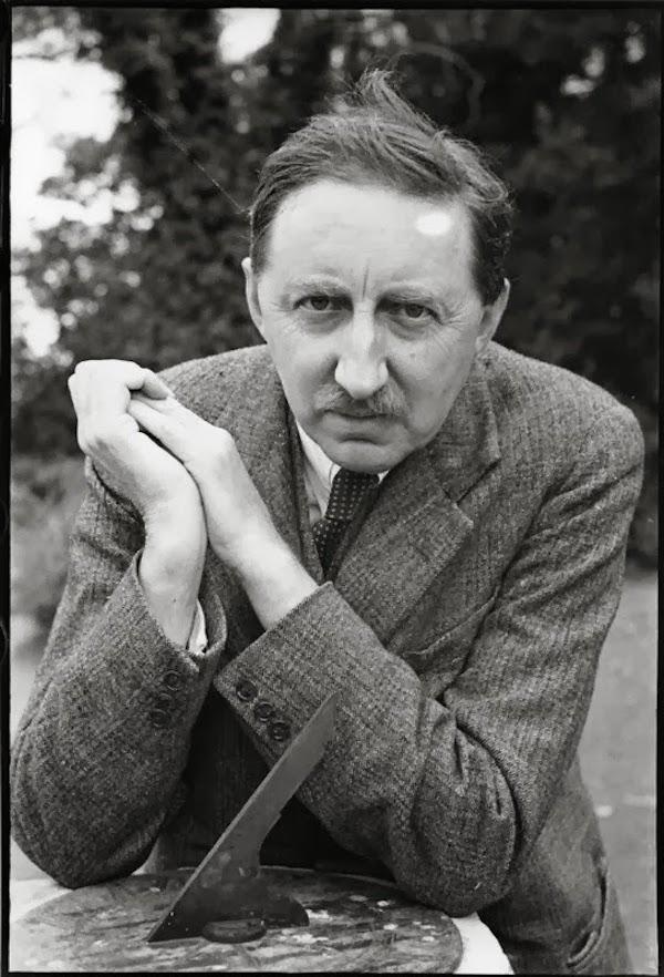 福斯特1937年春天离开中国后,朱利安回到英国与亲人朋友短暂团聚