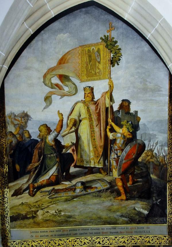 法兰克国王亨利一世有关,他在位期间击退匈牙利人的进犯,侵略斯拉夫人