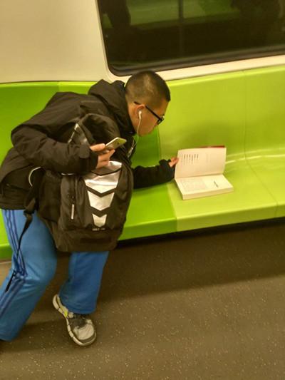 中国版"丢书大作战"引发网友吐槽,活动发起人独家回应质疑