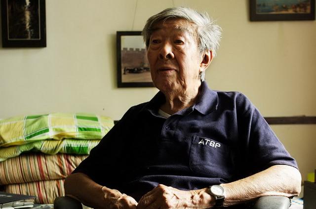 翻译家傅惟慈忆旧:总想着做点什么 让这个社会变好