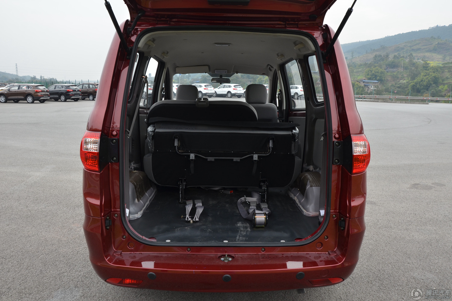 北汽幻速h2v内饰北汽幻速h2v外观