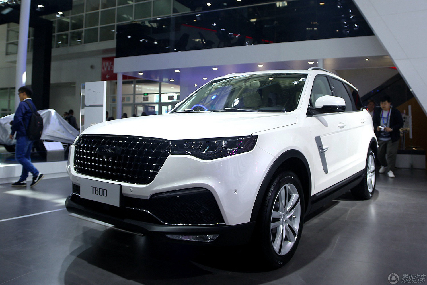 众泰t800外观众泰t800内饰众泰t800细节更多详情请咨询相关经销商经销