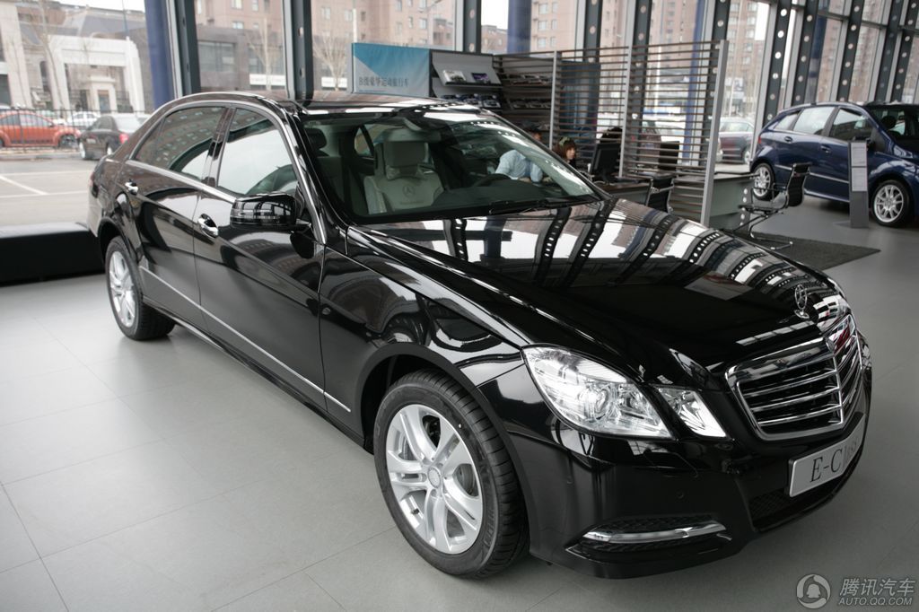 奔驰e260l运动型综合优惠35800元