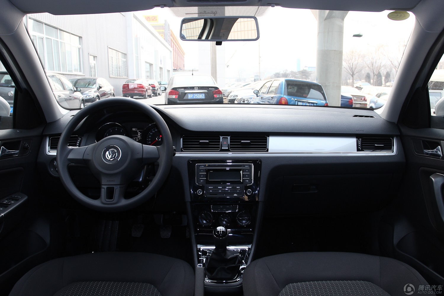 2013款 宝来 1.6l 手动时尚型 (水晶银)