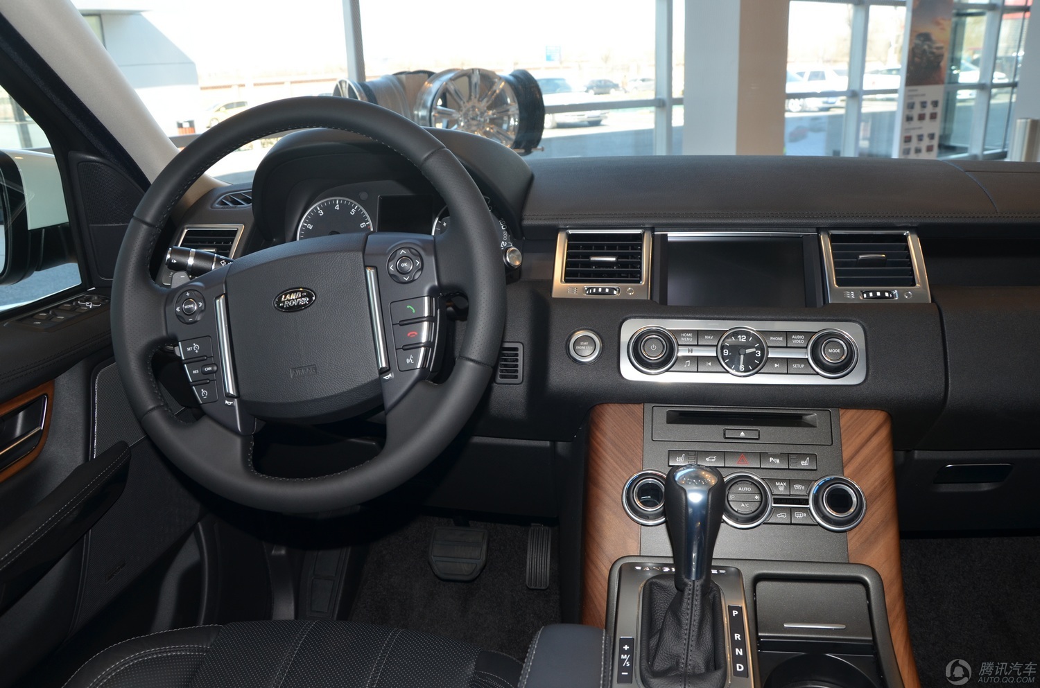 上海 路虎揽胜运动版降12万元