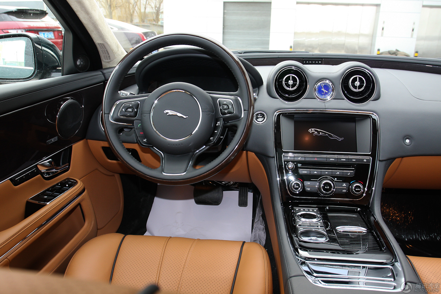 捷豹xj最高现金直降25万