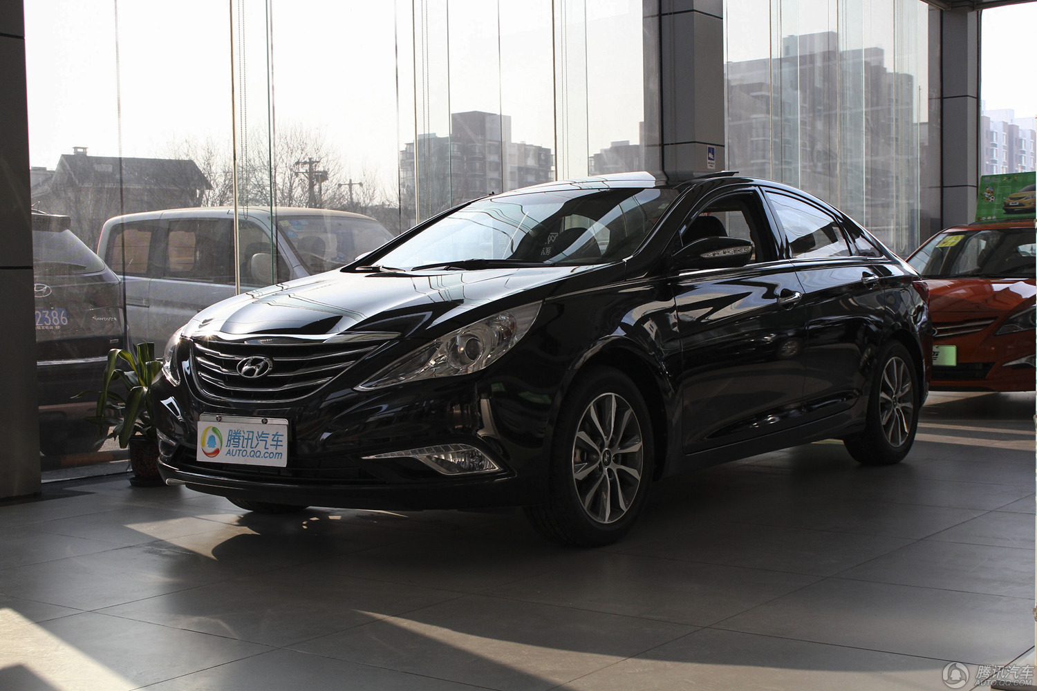 索纳塔八 价格: 18.19-22.59 万元品牌:现代车友论坛>>