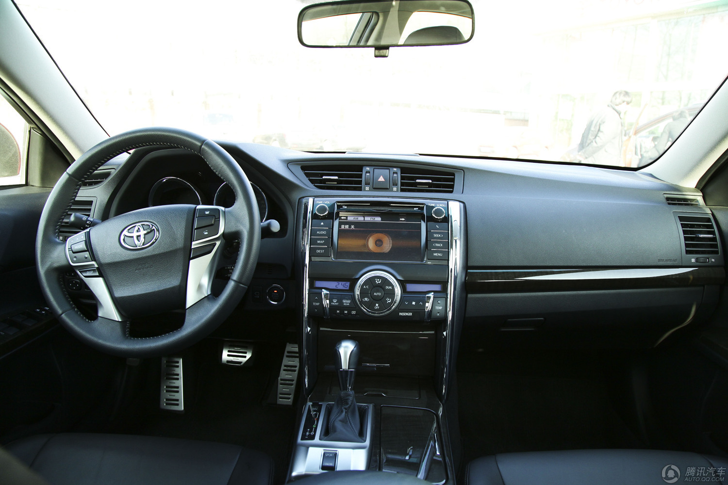 2013款 丰田锐志 2.5v at尚锐导航版