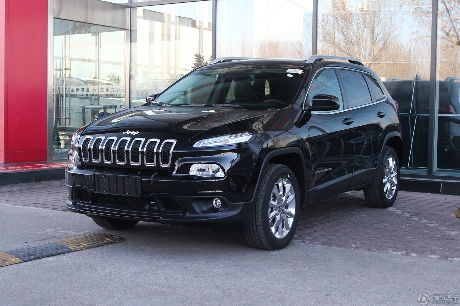 吉普自由光多少钱 狂降来袭全国抢购中