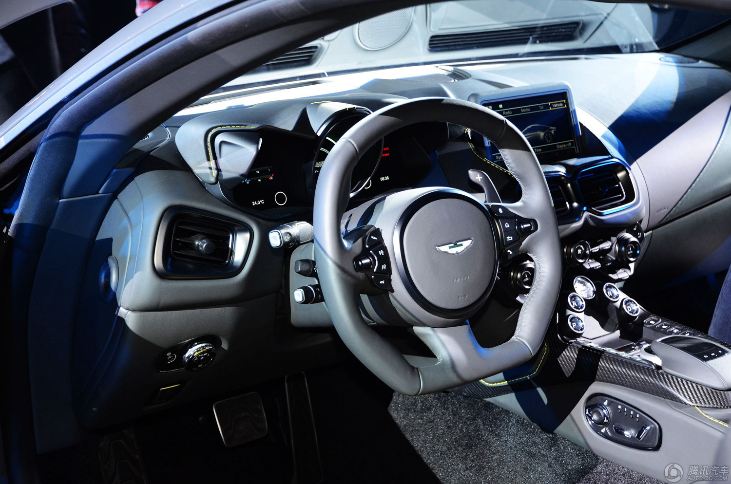 车型大全 跑车 阿斯顿·马丁 阿斯顿·马丁 v8 vantage
