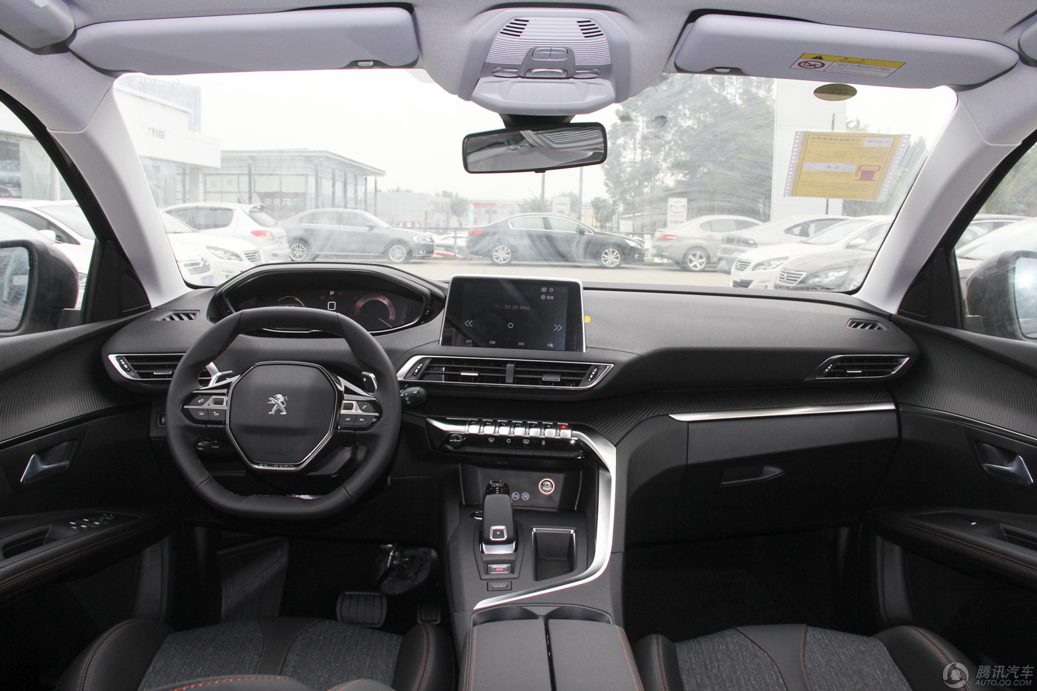 标致4008内饰
