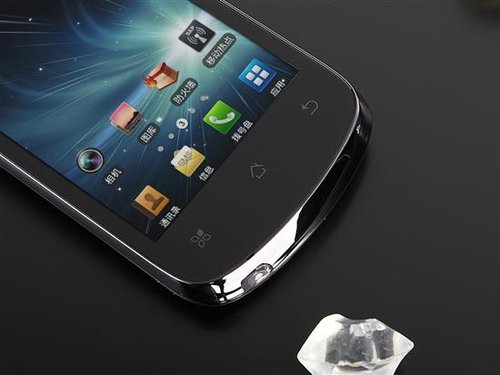 移动定制小巧可爱 酷派8050真机图赏