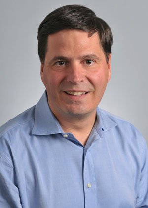 微软全球销售,营销,服务集团cfo alain crozier,图片来自网络