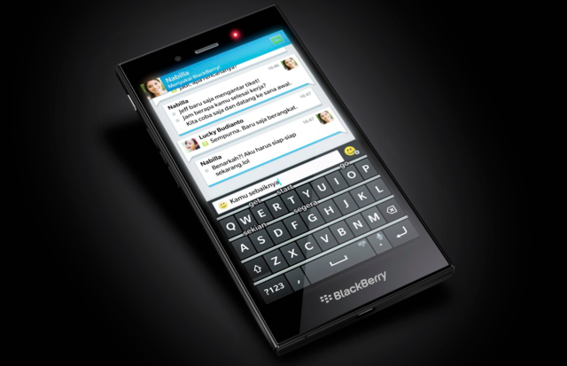 没放弃全触控 黑莓将推全触控中端新机z20