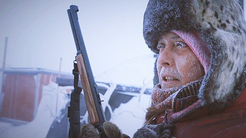 阿拉斯加女猎人射棕熊 一枪毙命还补枪