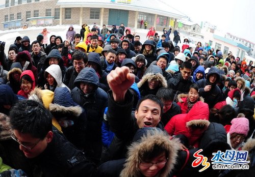 研究生入学考试烟台11996名考生冒雪参加(图)