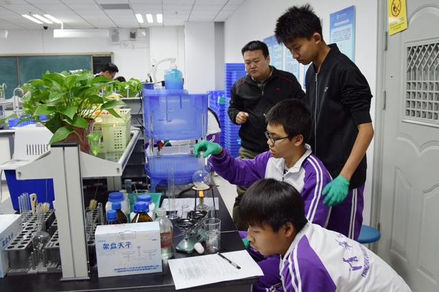 清华附中奥森校区科普教育一直在路上:“科技点亮生活,创新就在你我”