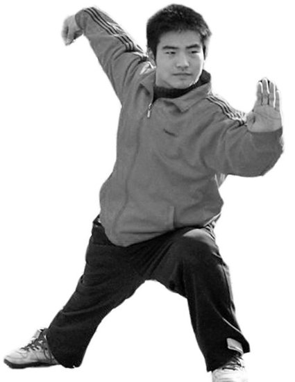 功夫小子自创武协收徒 想考研传授武术技能