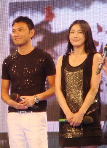 杭州《深宅》受捧 林文龙"妻儿满堂"心情好