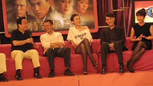 上演"无间道"  由优秀青年演员靳东领衔主演的29集电视剧《特殊争夺》