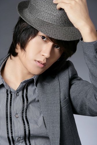 张皓单曲《你向左我向右》 诠释秋日恋歌(图)