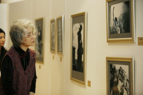 《金大班》开播 范冰冰八十岁老年妆曝光