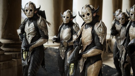 [电影资讯]《雷神2》曝全员海报 洛基坏笑波特曼小鸟依人